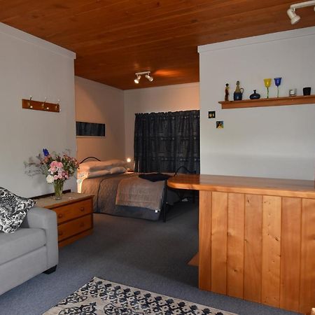 Olivista Bed and Breakfast Masterton Buitenkant foto