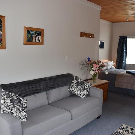 Olivista Bed and Breakfast Masterton Buitenkant foto
